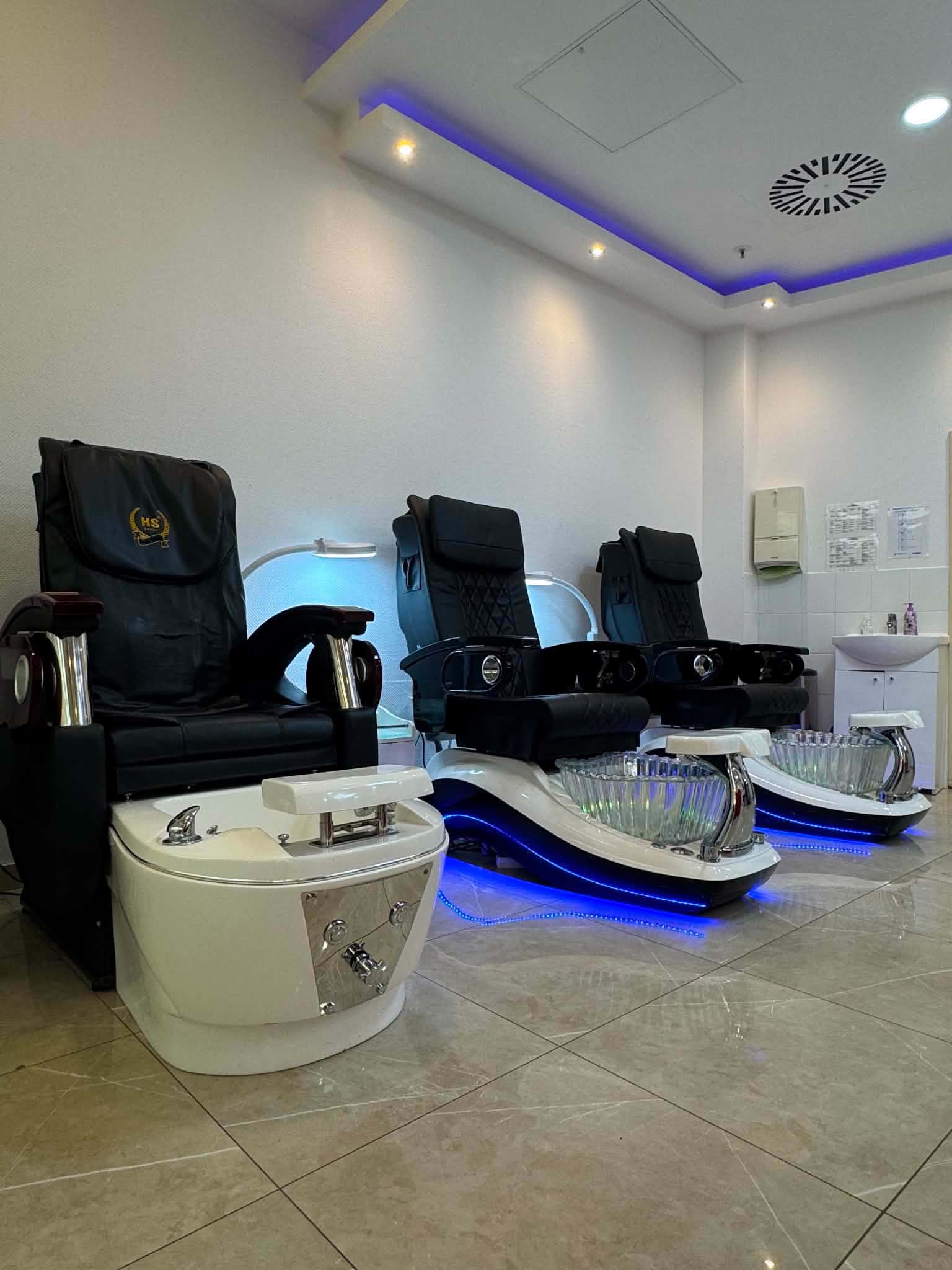Pediküre-Stühle bei Fun Nails