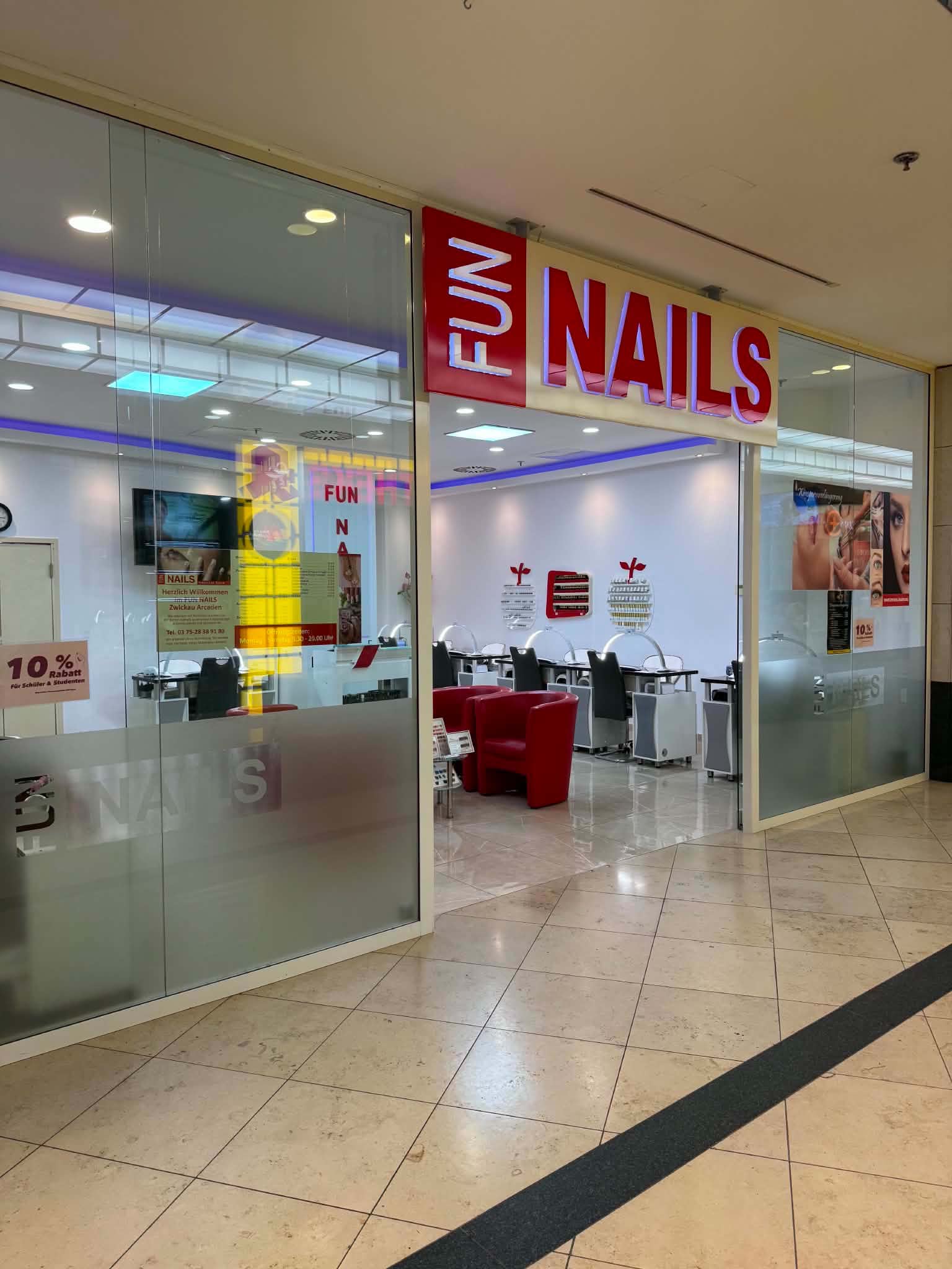 Eingang von Fun Nails